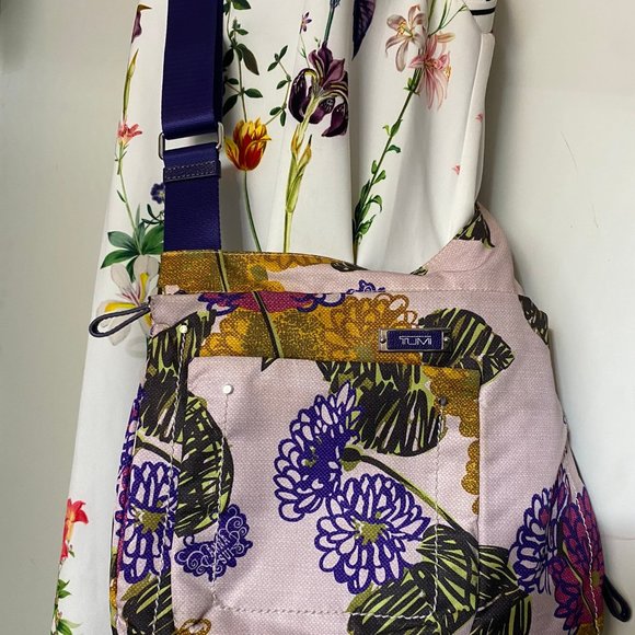 Tumi Multi Color Cross Body Designer Bag - Picture 6 of 13